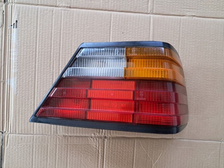 light rear part right MERCEDES W124 sedan 1248200264