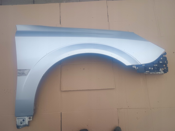 blatník pravý předek OPEL VECTRA C LIFT