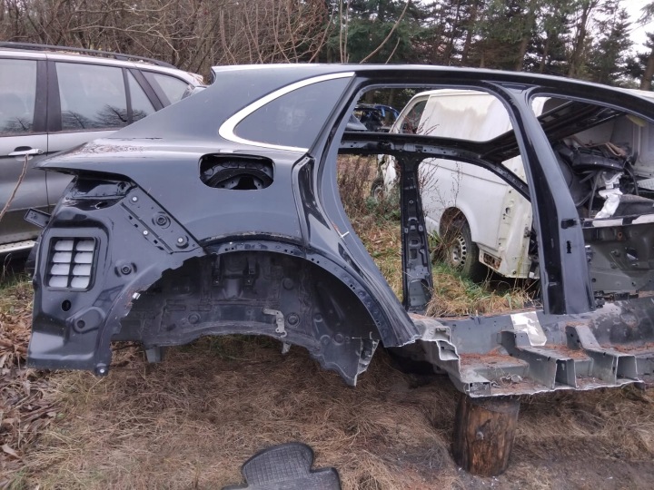 IDEALNA KPL. Štvrťka pravá zadok zadná PORSCHE CAYENNE 9Y SUV 1