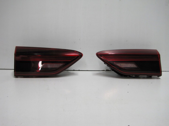 Licht Leuchte VW POLO 2G0 2G 2G0945093B 2G0945094B