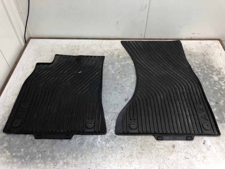 koberečky gumové předek AUDI A4 B8 LIFT SEDAN 8K1061501