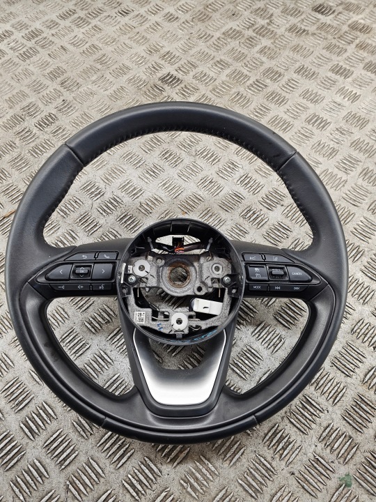 steering wheel, leather 45100-K0140 TOYOTA YARIS IV P21 YARIS