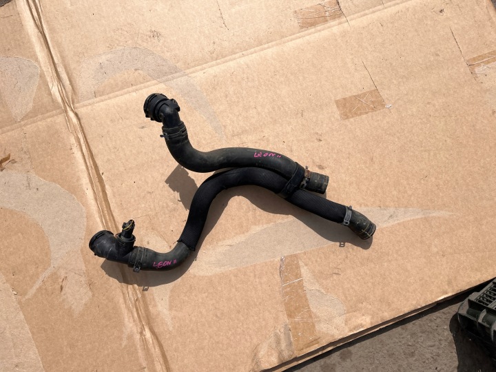 SEAT LEON II LIFT Schlauch Schlauch Rohr des Wassers 1K0121049CF