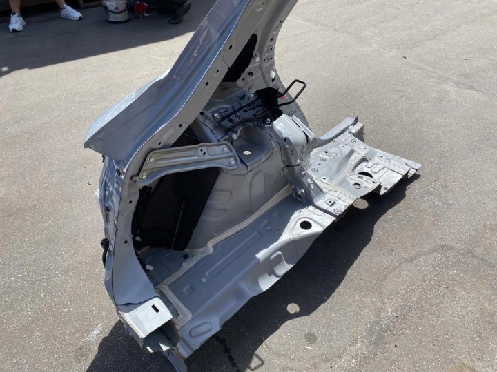 Car quarter Lexus LBX 2025 rear left 5