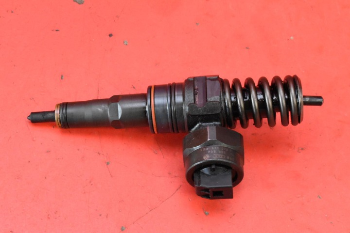 nozzle nozzle 038130073F 0414720007 VW BORA 1 and 1.9 TDI 101 KM 98-05