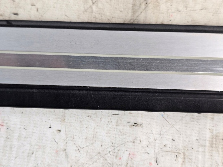 S-LINE SUDI A4 B9 A5 F5 8W 8W0947417A 8W0947418 11