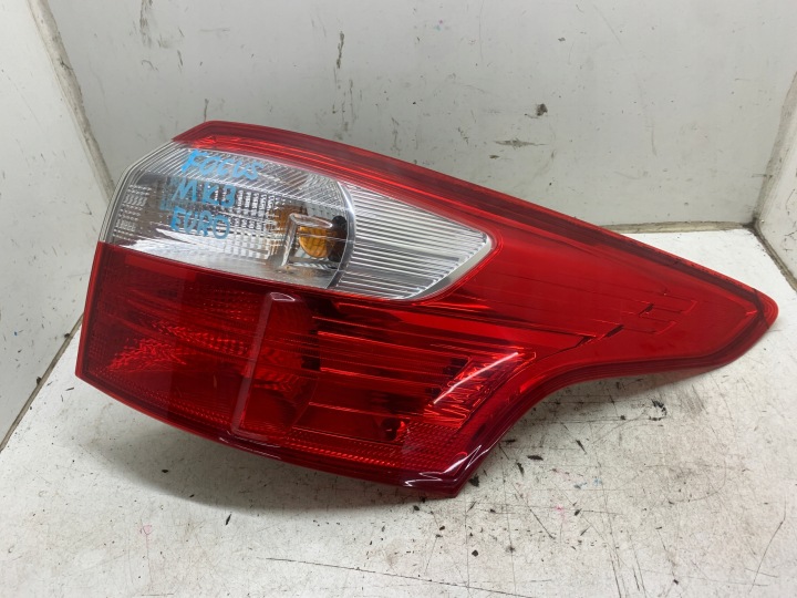 light rear right right rear part BM51-13404-HG FORD FOCUS MK3