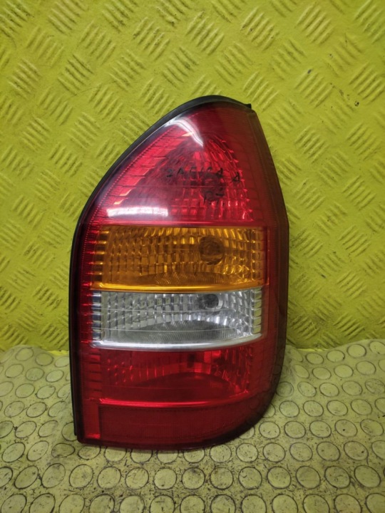 OPEL ZAFIRA A feu droite arrière
