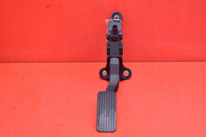 potentiometer accelerator pedal EU 00136810 HYUNDAI KONA 1 and 1.6 GDi 141 KM 17-19