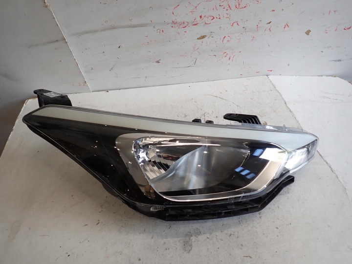 Licht vorne vorne rechts HYUNDAI I20 II 2015- 92102-C8000