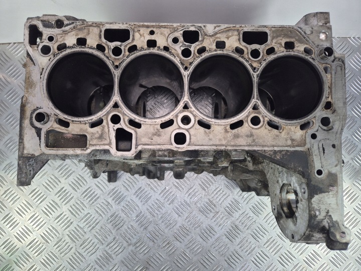 Blok motor BMW 3 E90 E91 318d 7797922 N47D20A