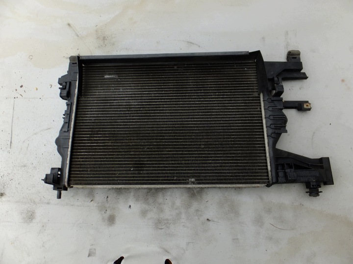 Radiatore motore usato opel astra J IV 1,7 cdti 2010r 13267655