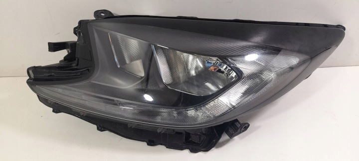 Toyota Aygo X 2024r Reflektor links 0180748 (R346)