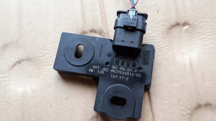S4 B9 A4 8W Sensor Schalter Niveauregelung des Kraftstoffsbehälters 8K0906651C A5