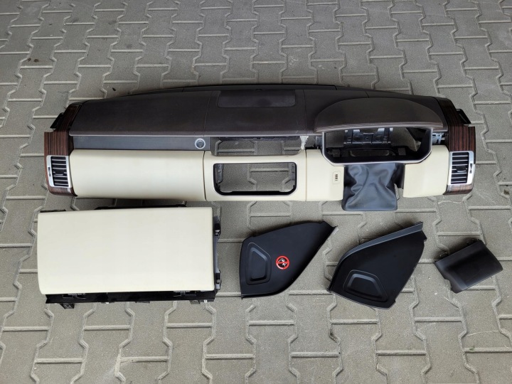 přístrojová deska kokpit konzola skříňka spolujezdce DASHBOARD UK ANGLIK RANGE ROVER VOGUE L405