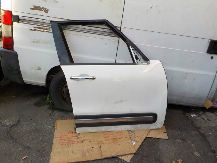 dveře pravý předek fiat 500L 2013r