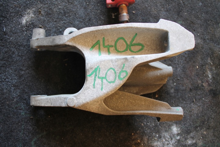 1406. supporto Supporto motore staffa fissaggio 7E0199343A