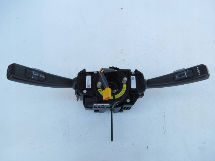 steering wheel levers and controls VOLVO V70 lll 3.2 B R6 243 KM 31275332 31264147