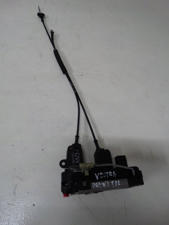 lock door OPEL VECTRA right rear part 13210762 5 PIN