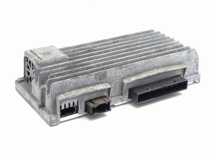 erösítö RADIA AUDIO AUDI A5 S5 8F CABRIO 8F0035223D