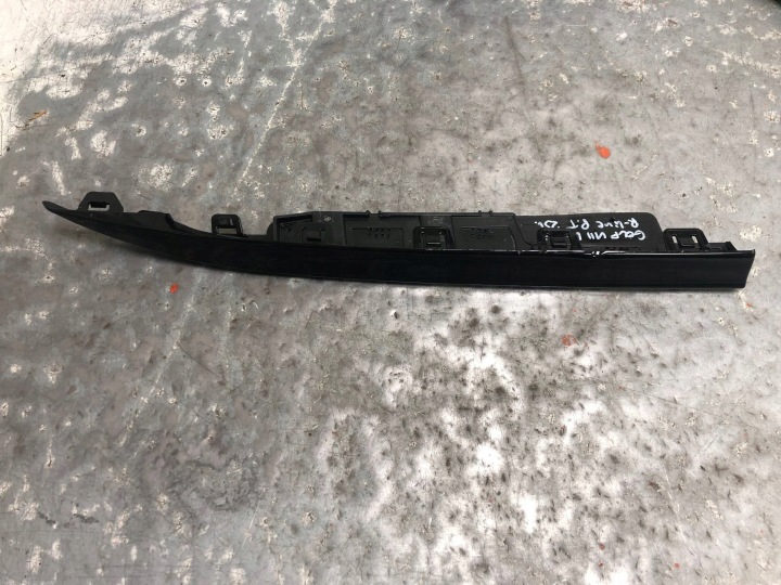 modanatura paraurti destra posteriore VW GOLF VIII KOMBI R-LINE 5H9853874A 5H9854522A