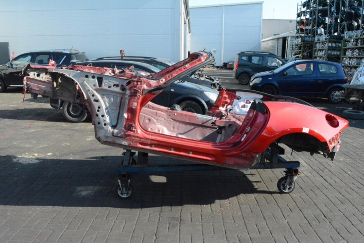 negyed sárvédö bal jobb far sárvédő merevítő Oszlop küszöb 41V MAZDA MX-5 IV ND