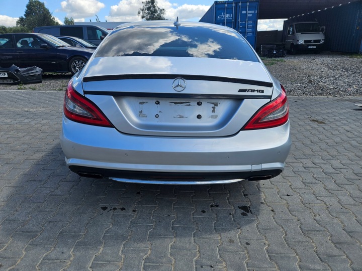 Mercedes CLS C218 W218 ZDERRZAK heck hinten komplet AMG PDC LAKIER 775