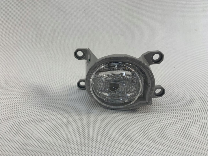 Feux antibrouillard Droite Toyota Hilux 8 VIII Prius 4 IV 81210-02220 03.25