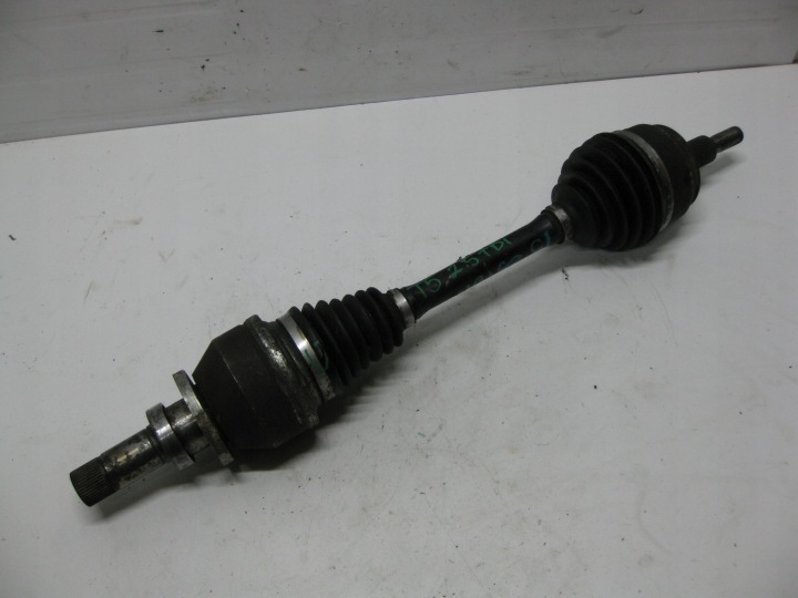 VW T5 2.5 TDI Antriebswelle links kurze vorne