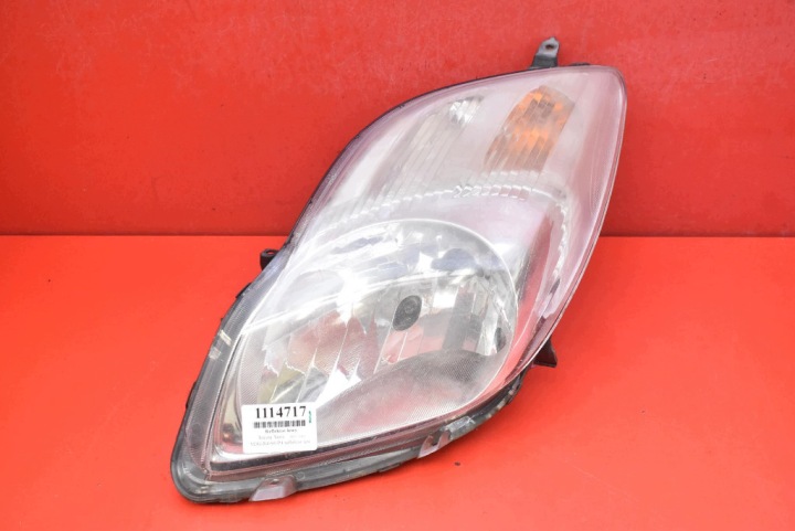 REFLEKTOR left light front EU 81150-0D330 TOYOTA YARIS 2 II LIFT 09-12