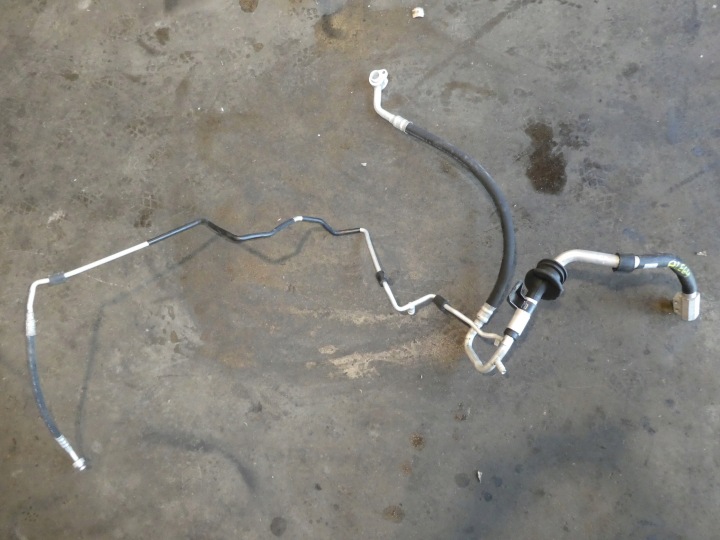 tuyau flexible canalisation déshumidificateur d'air conditionné AUDI Q5 8R 8R0260707K