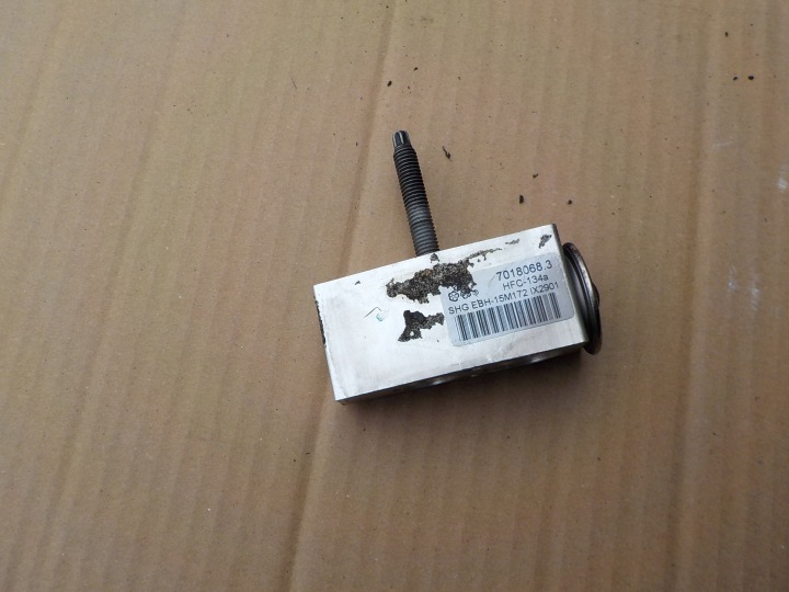 valve rozprezny of the air conditioning opel astra J IV 7018068.3
