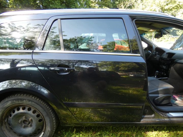 Tür rechts heck hinten OPEL ASTRA H III 5D KOMBI 04-14 Farbe Z20R komplet