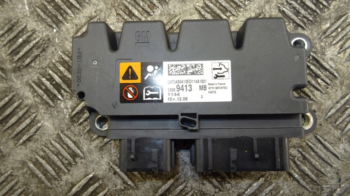 OPEL INSIGNIA SENSOR AIRBAG airbag 13589413MB