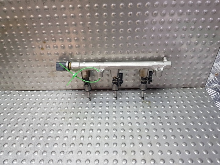 Kraftstoffverteiler Einspritzleiste Einspritzdüse 0261500443 IBIZA V POLO VI 2G ARONA SCALA 1.0 TSI