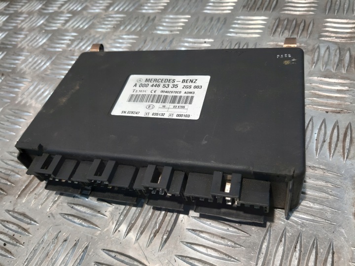 A 000 446 53 35 control unit ZGS 3 MERCEDES TEMIC ADM3