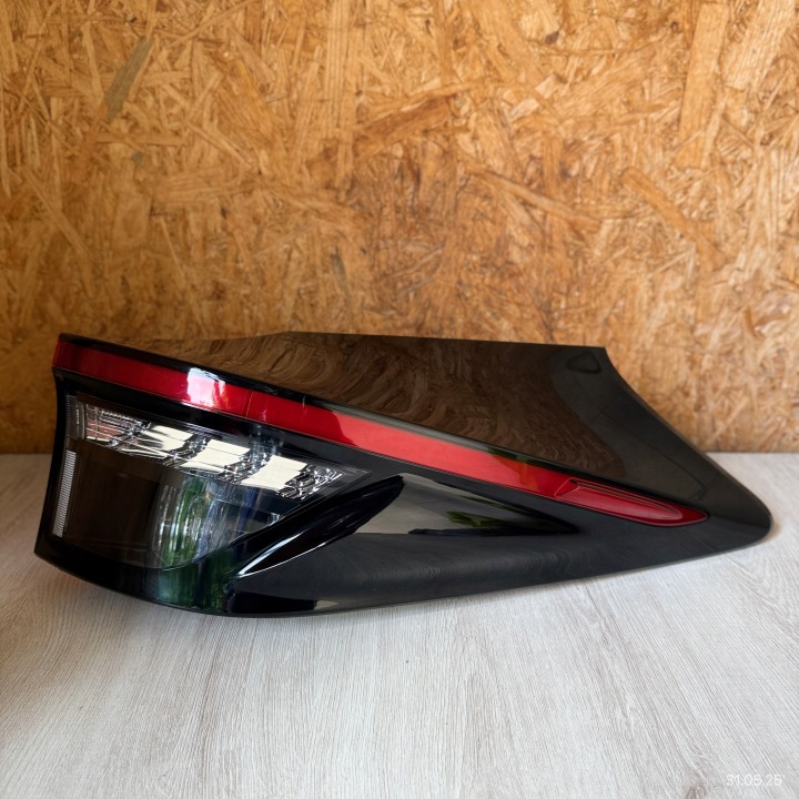 light rear right TOYOTA YARIS CROSS 81550-0DE20