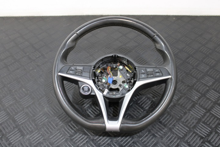 volante MULTIFUNKCJA ALFA ROMEO GIULIA