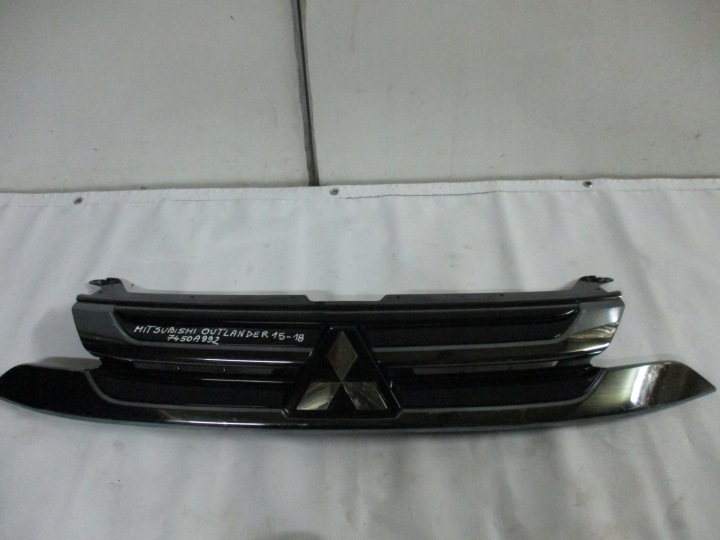 GRIGLIA Mitsubishi Outlamder lift 15-18r 7450A992