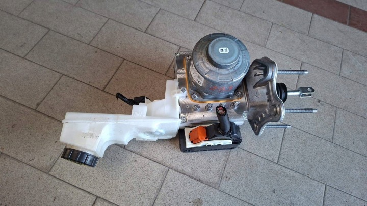 servo brake pump Renault 5 E-Tech 476603843R