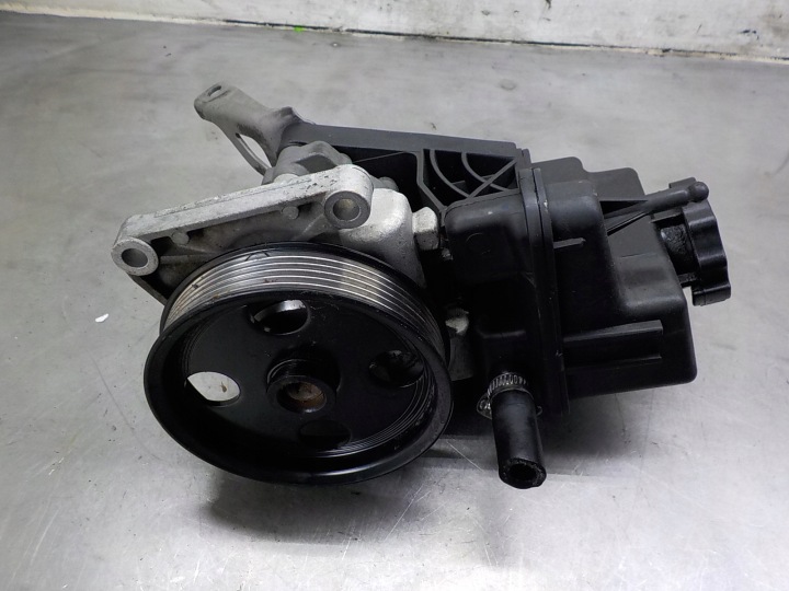 MERCEDES VITO VIANO Pompe direction assistée 619221421