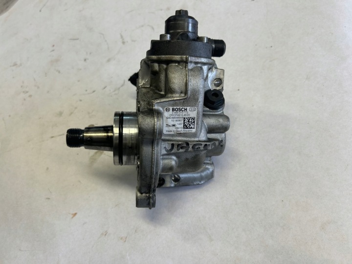 JAGUAR XE 2,0 D LAND ROVER Einspritzpumpe 0445010772