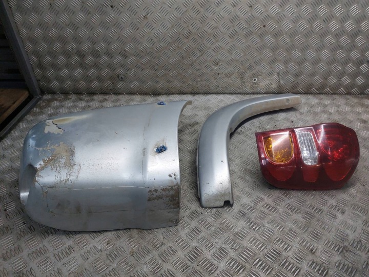 FANALE FARO unità d’angolo modanatura Destra posteriore TOYOTA RAV4 II LIFT 75605-42090
