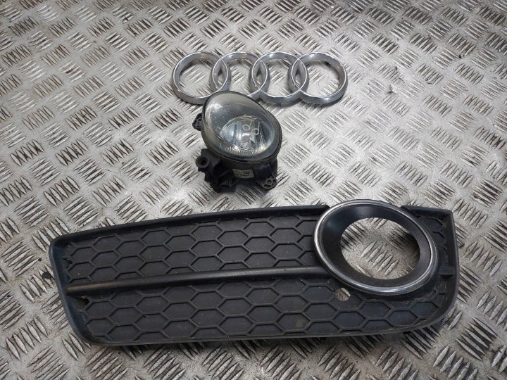 fog light right + grid + EMBLEMAT AUDI A5 8T 8T0807681 8T0941699