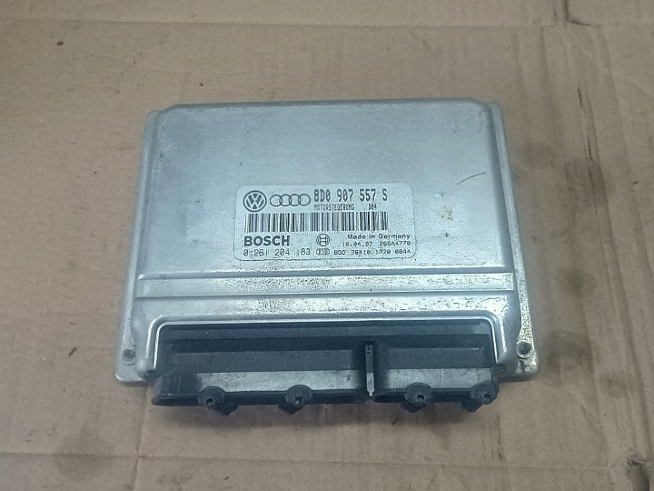 riadiaca jednotka MOTORA 8D0907557S VW AUDI 1.8 B