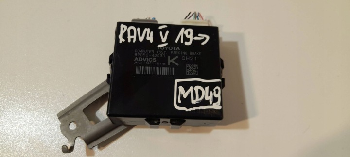 Toyota RAV 4 XA50 modul / Bedienteil elektrische Parkbremse 8905042030 (MD49)