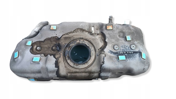 HYUNDAI I20 II 1,0 T-GDI spremnik rezervoar goriva 31150-C8000 2014