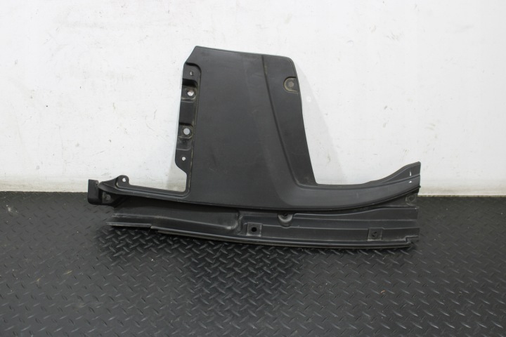 Kryt krycia pravá MASERATI LEVANTE M161 670042319