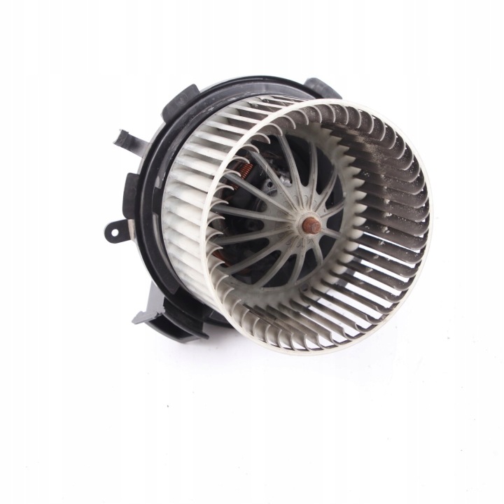 Mercedes Sprinter W906 Blower Engine Dieselové ohrievače A0008356007 12