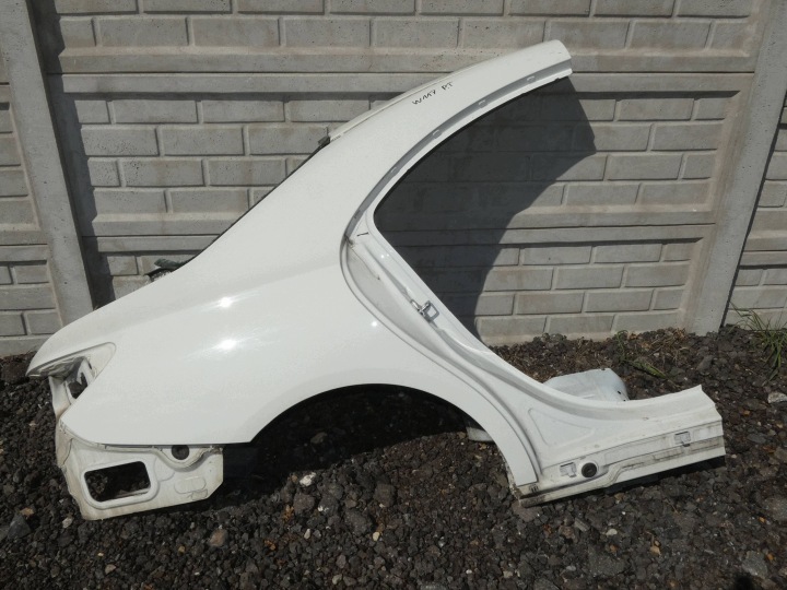 MERCEDES CLA W117 Radhaus Längsträger Kotflügel links heck hinten der Räder:650